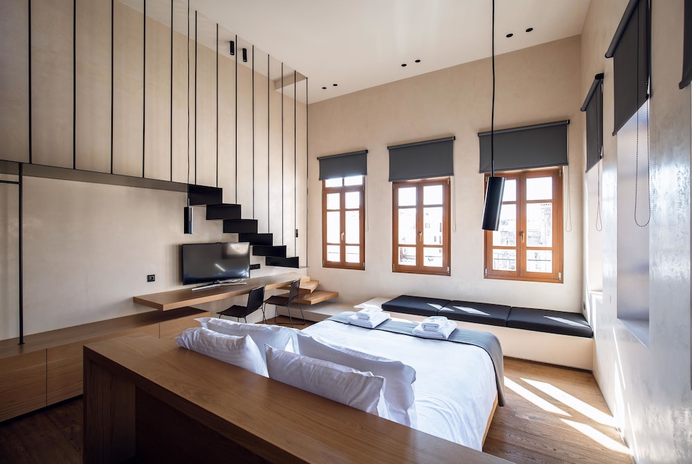 Monastery Estate Venetian Harbor — Hotel rooms in Chania