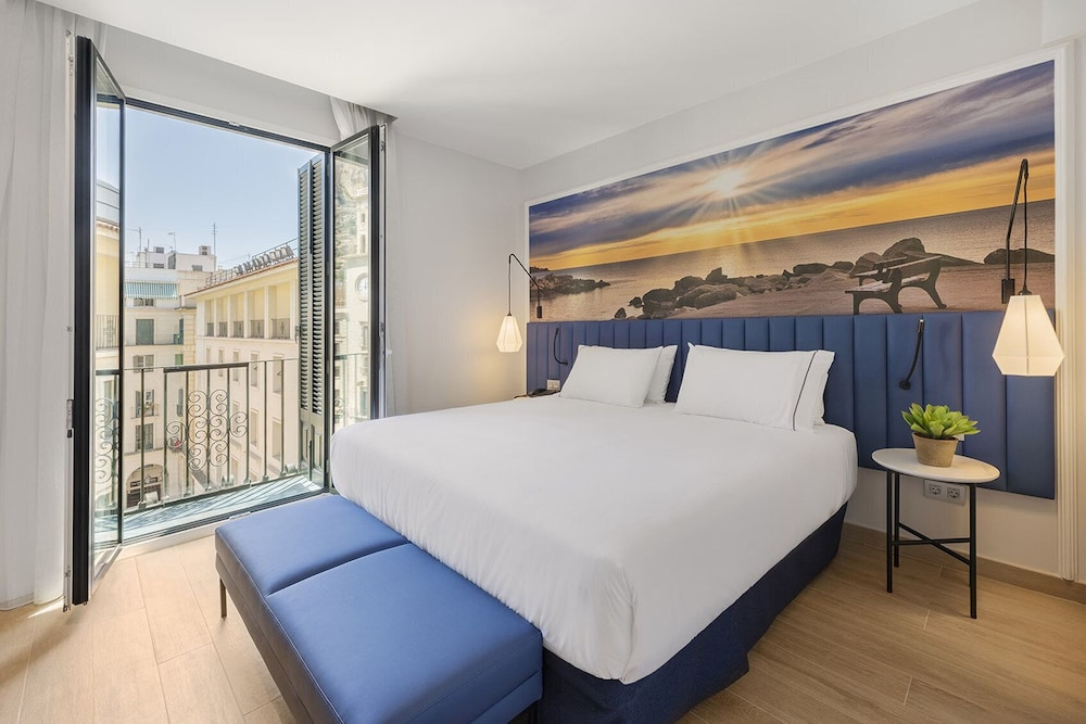 Eurostars Mediterranea Plaza — Hotel rooms in Alicante, Valencian Community