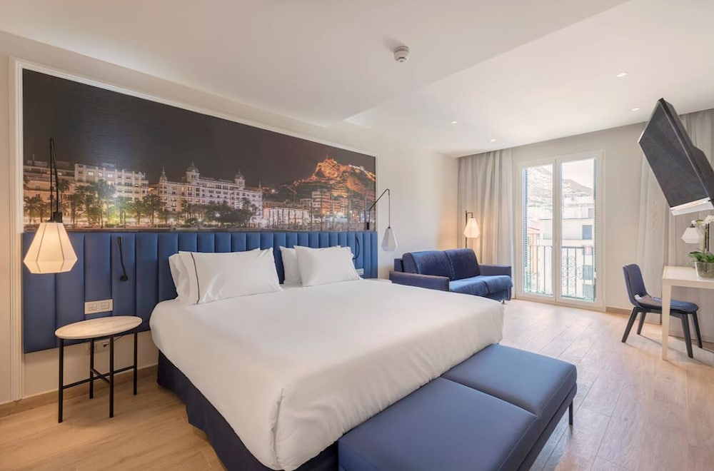 Eurostars Mediterranea Plaza — Hotel rooms in Alicante, Valencian Community