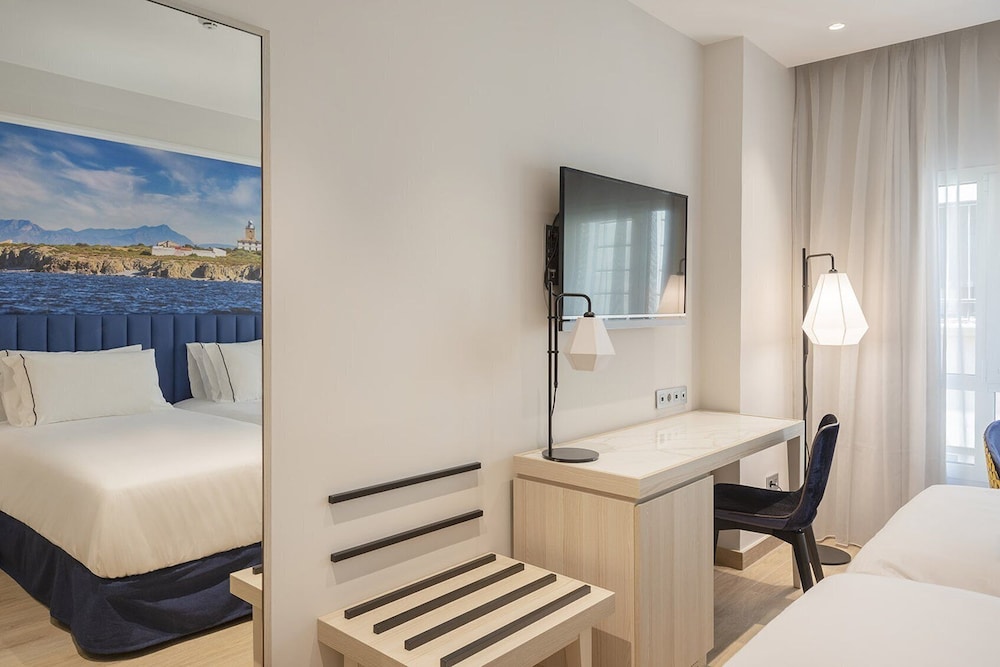 Eurostars Mediterranea Plaza — Hotel rooms in Alicante, Valencian Community