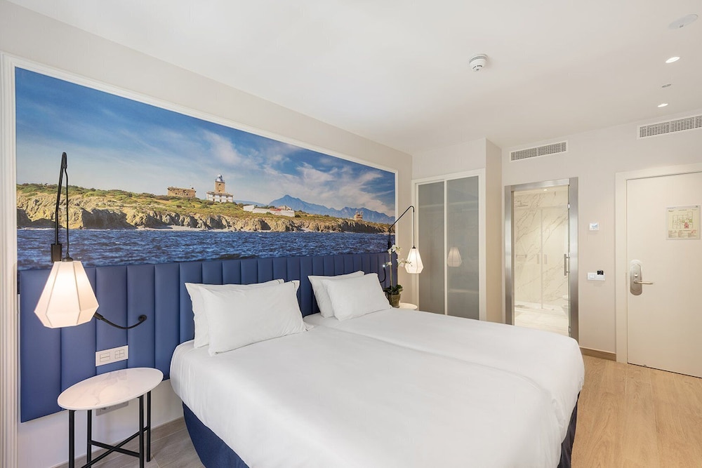 Eurostars Mediterranea Plaza — Hotel rooms in Alicante, Valencian Community