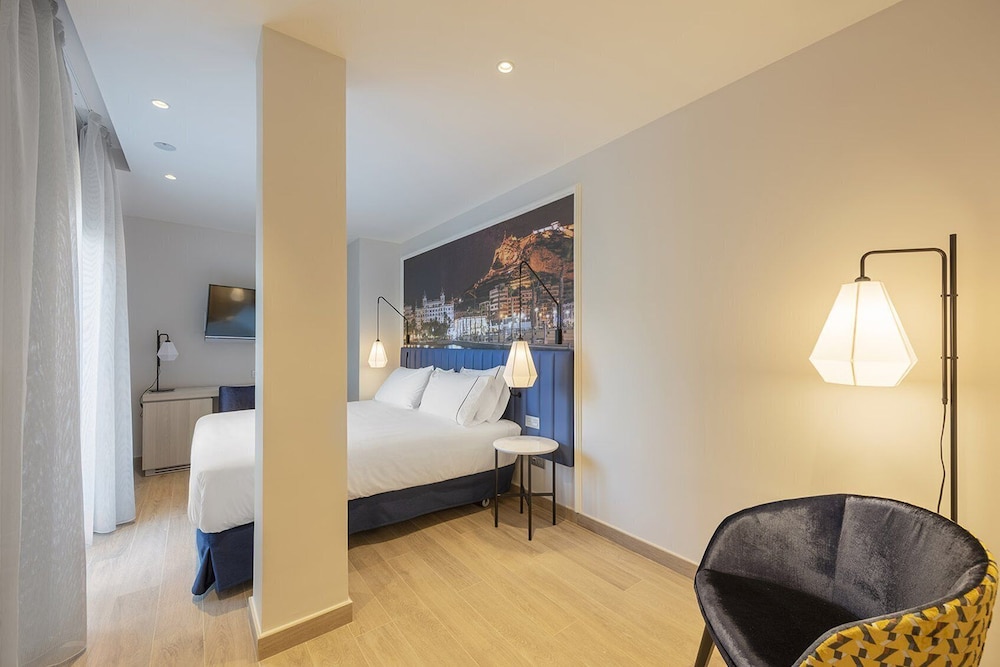 Eurostars Mediterranea Plaza — Hotel rooms in Alicante, Valencian Community