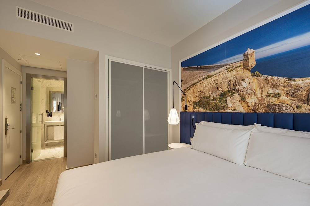 Eurostars Mediterranea Plaza — Hotel rooms in Alicante, Valencian Community
