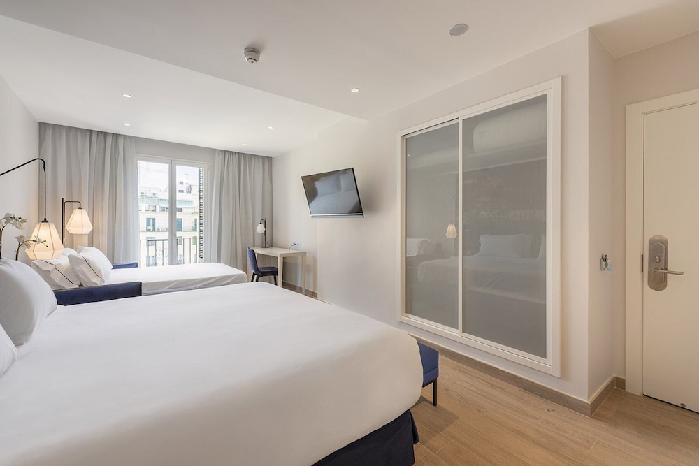 Eurostars Mediterranea Plaza — Hotel rooms in Alicante, Valencian Community