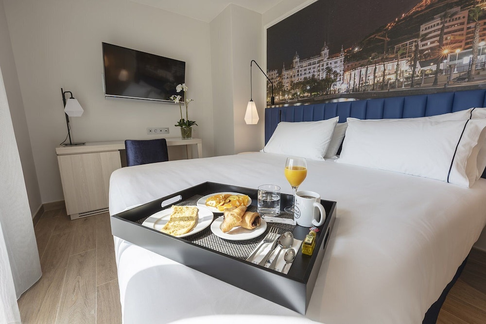 Eurostars Mediterranea Plaza — Hotel rooms in Alicante, Valencian Community