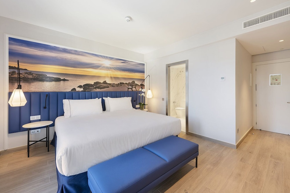 Eurostars Mediterranea Plaza — Hotel rooms in Alicante, Valencian Community
