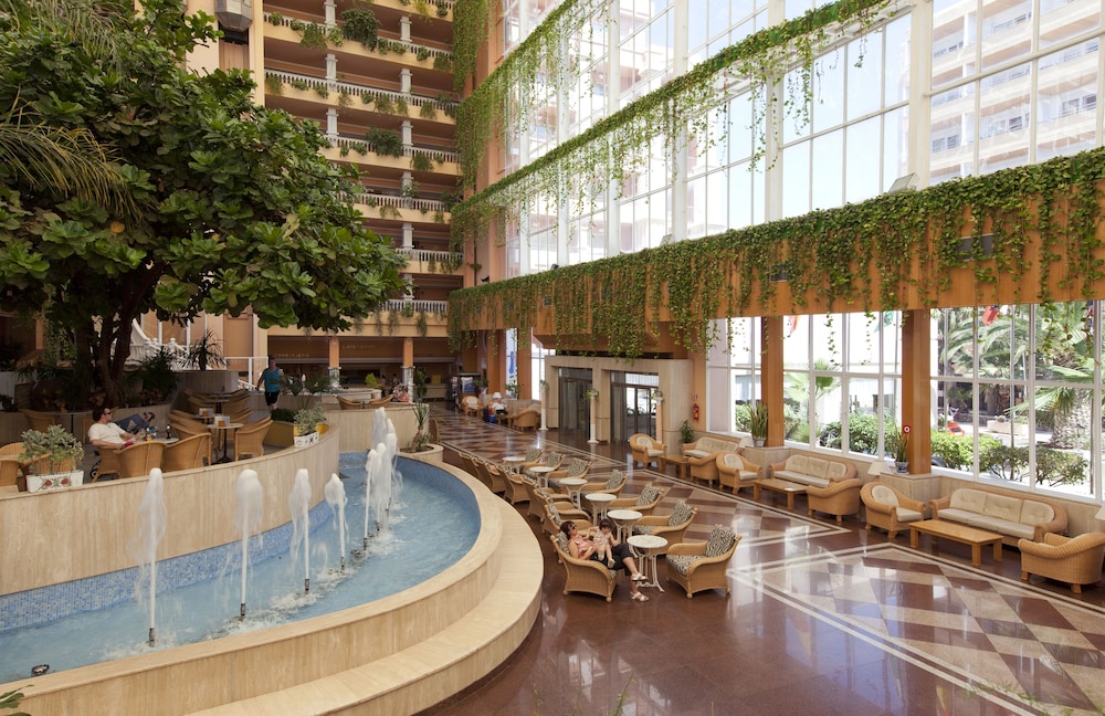 Playacapricho Hotel — Hotel building in Roquetas de Mar, Andalusia