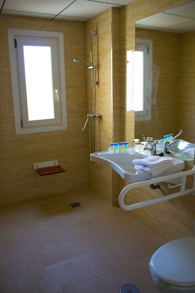 Playacapricho Hotel — Hotel rooms in Roquetas de Mar, Andalusia