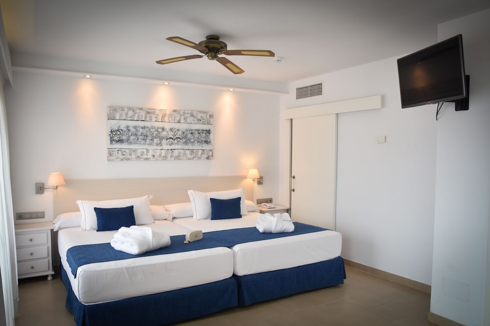 Playacapricho Hotel — Hotel rooms in Roquetas de Mar, Andalusia
