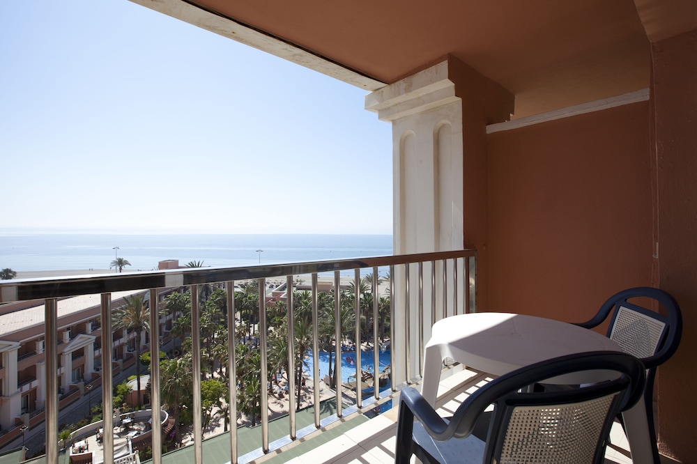 Playacapricho Hotel — Hotel rooms in Roquetas de Mar, Andalusia