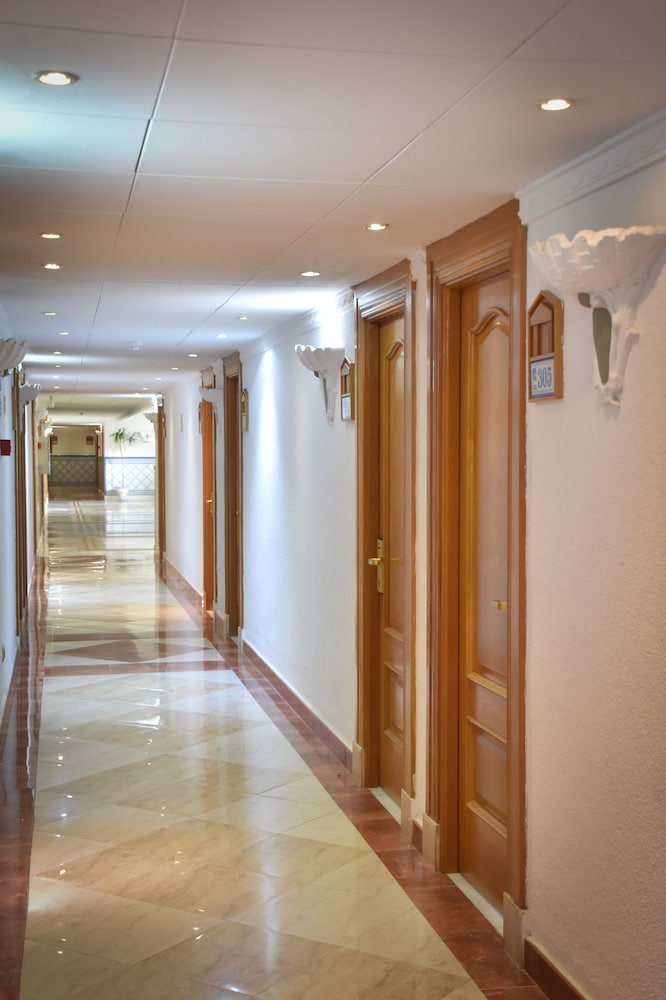 Playacapricho Hotel — Hotel building in Roquetas de Mar, Andalusia