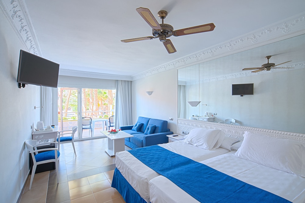 Playacapricho Hotel — Hotel rooms in Roquetas de Mar, Andalusia