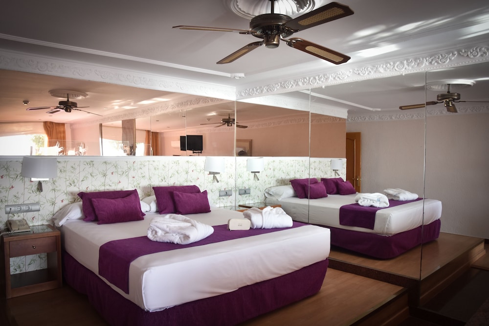 Playacapricho Hotel — Hotel rooms in Roquetas de Mar, Andalusia