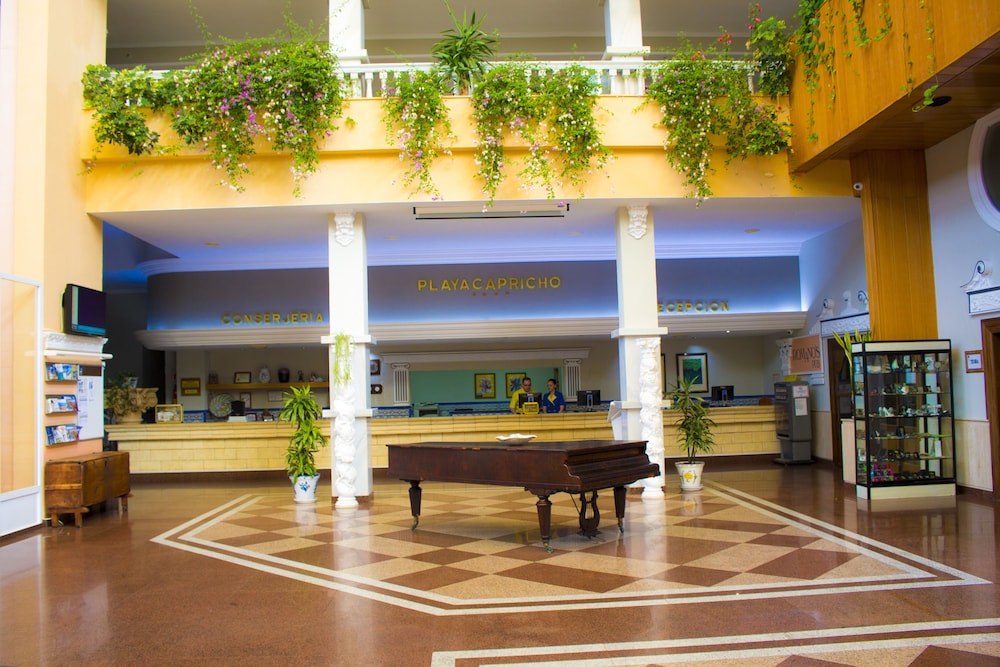 Playacapricho Hotel — Hotel building in Roquetas de Mar, Andalusia
