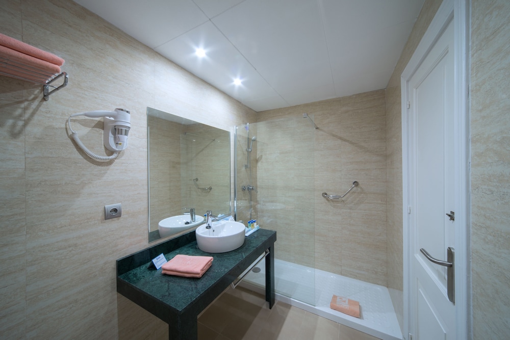 Playacapricho Hotel — Hotel rooms in Roquetas de Mar, Andalusia