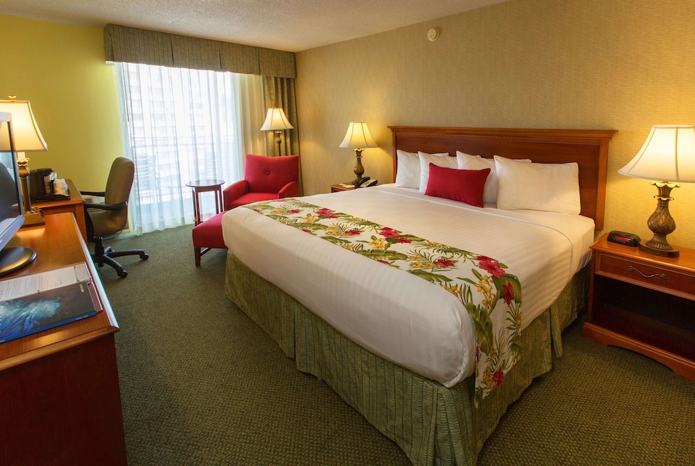 Ramada Plaza by Wyndham Waikiki — Hotel rooms in Honolulu, Hawaii