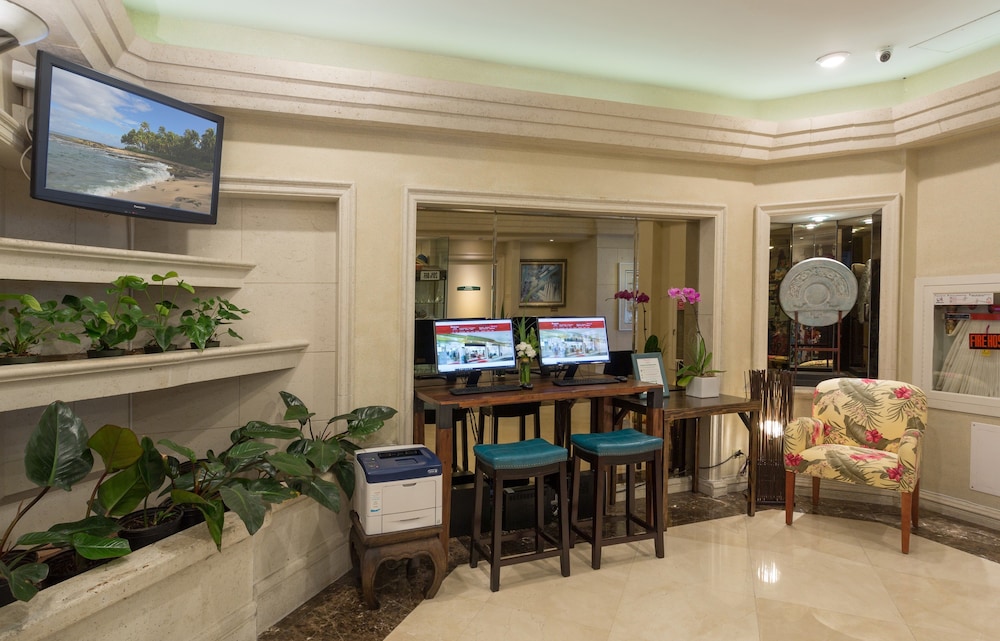 Ramada Plaza by Wyndham Waikiki — Hotel building in Honolulu, Hawaii