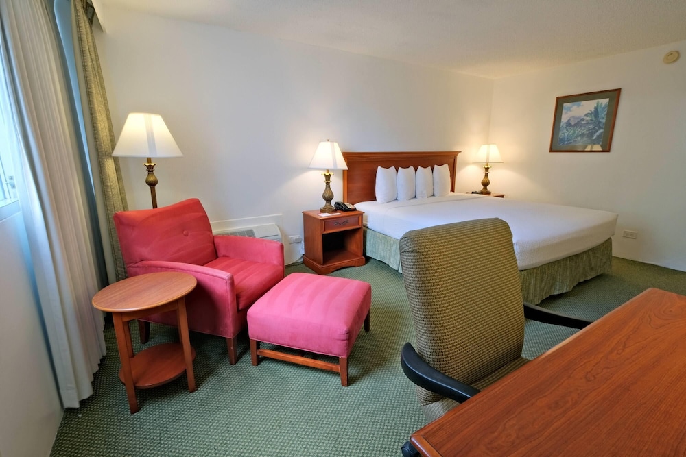 Ramada Plaza by Wyndham Waikiki — Hotel rooms in Honolulu, Hawaii