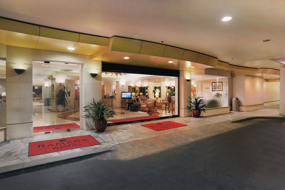 Ramada Plaza by Wyndham Waikiki — Hotel building in Honolulu, Hawaii