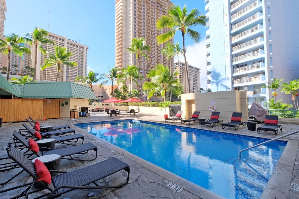 Ramada Plaza by Wyndham Waikiki — Swimming pool in Honolulu, Hawaii