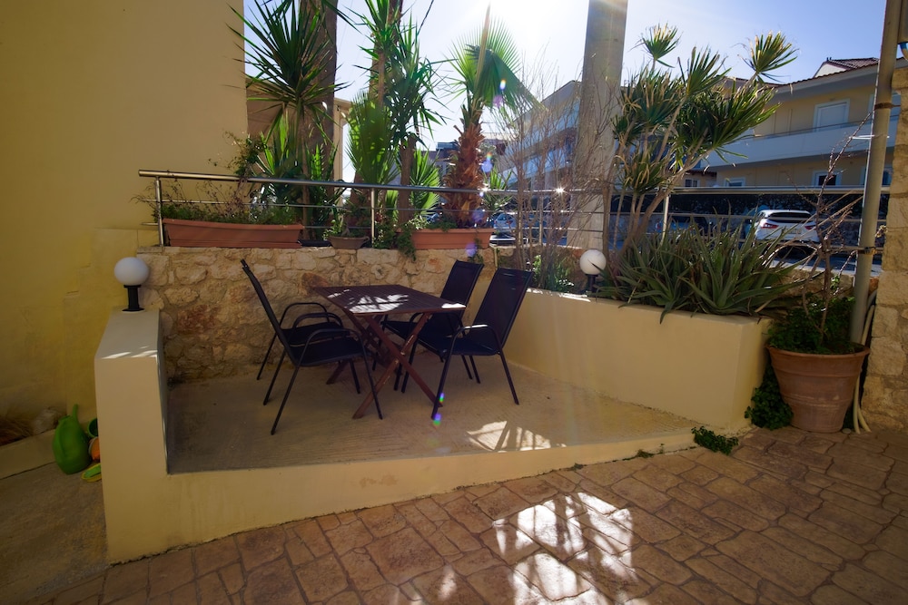 Blue Villas — Hotel building in Chania