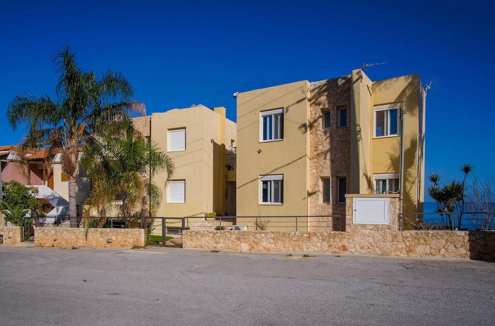 Blue Villas — Hotel building in Chania
