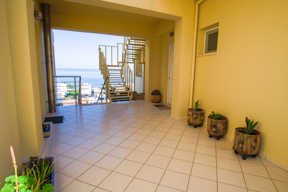 Blue Villas — Hotel building in Chania