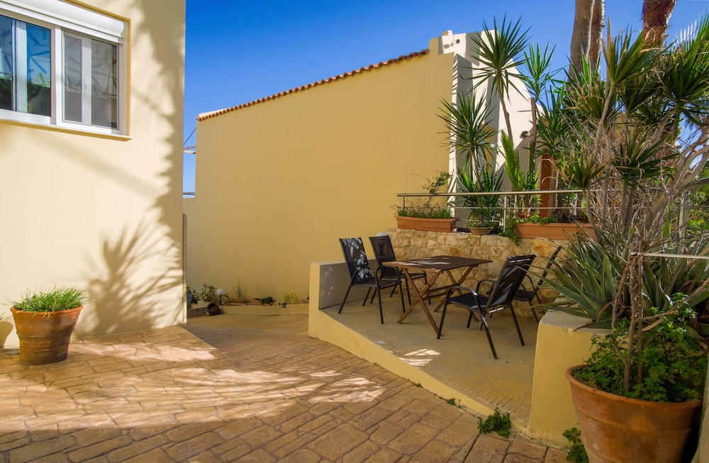 Blue Villas — Hotel building in Chania