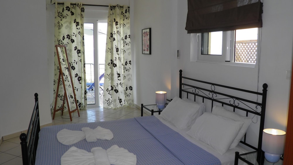 Blue Villas — Hotel rooms in Chania