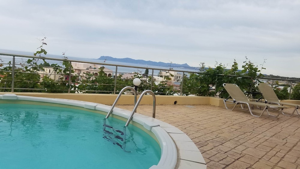 Blue Villas — Swimming pool in Chania