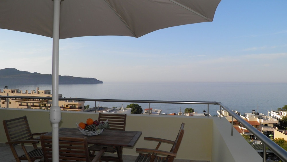 Blue Villas — Hotel rooms in Chania