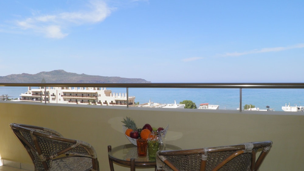 Blue Villas — Hotel rooms in Chania