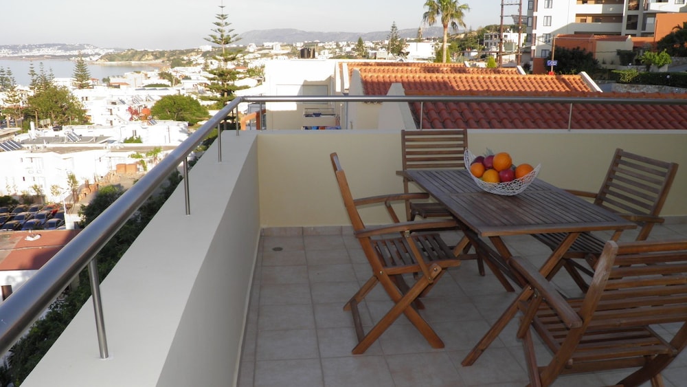 Blue Villas — Hotel rooms in Chania