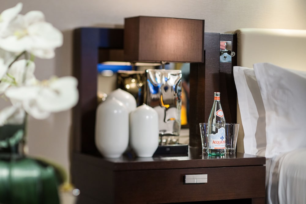 Red Rock Casino, Resort and Spa — Hotel rooms in Las Vegas, Nevada