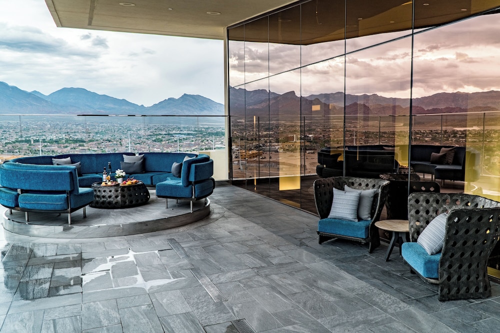 Red Rock Casino, Resort and Spa — Restaurant & bars in Las Vegas, Nevada