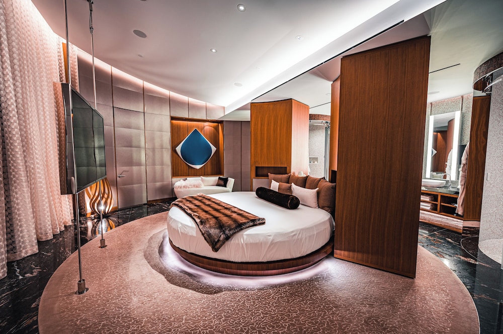 Red Rock Casino, Resort and Spa — Hotel rooms in Las Vegas, Nevada
