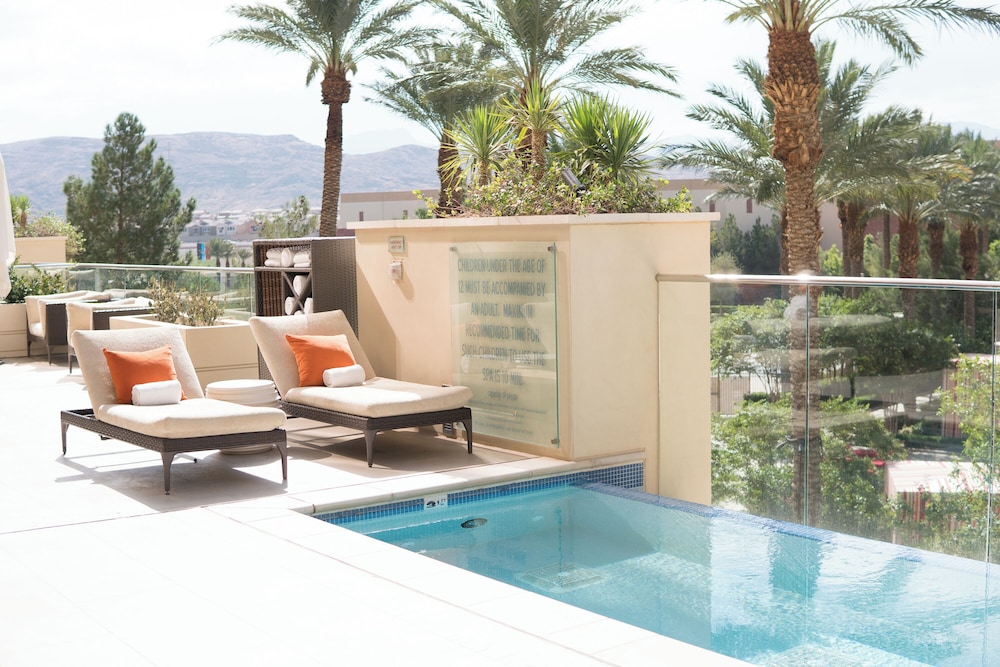 Red Rock Casino, Resort and Spa — Swimming pool in Las Vegas, Nevada