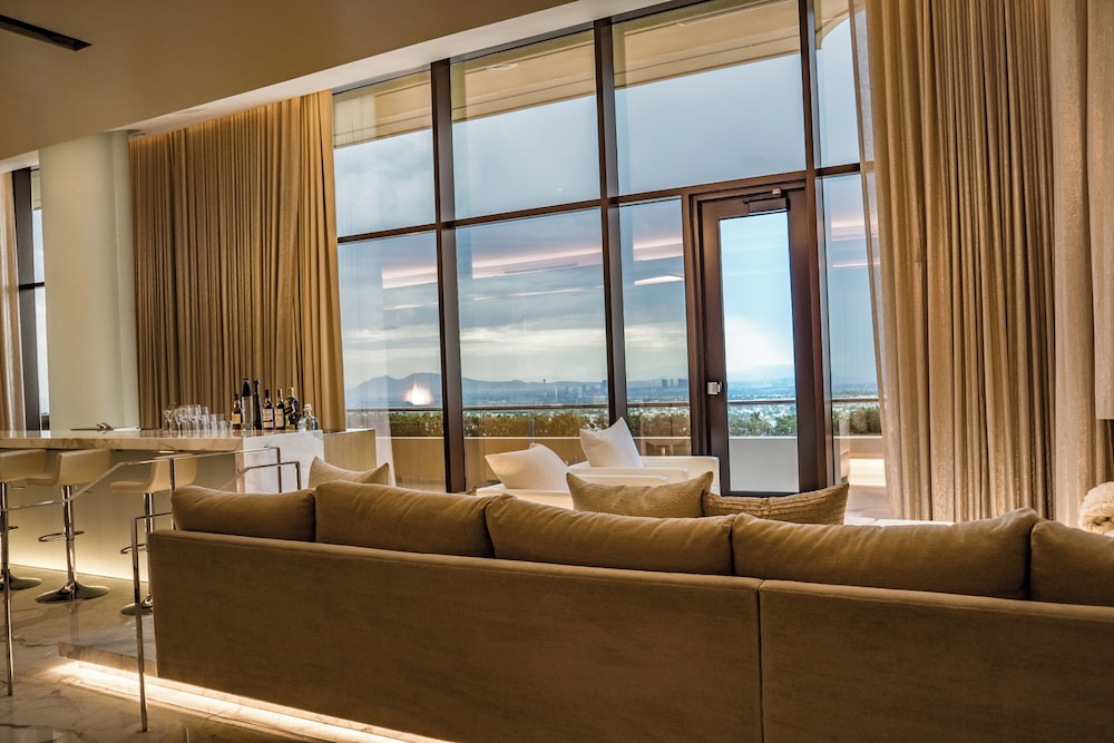 Red Rock Casino, Resort and Spa — Restaurant & bars in Las Vegas, Nevada