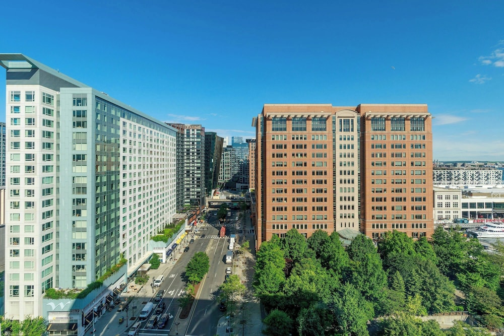 Renaissance® Boston Seaport District — Hotel building in Boston, Massachusetts