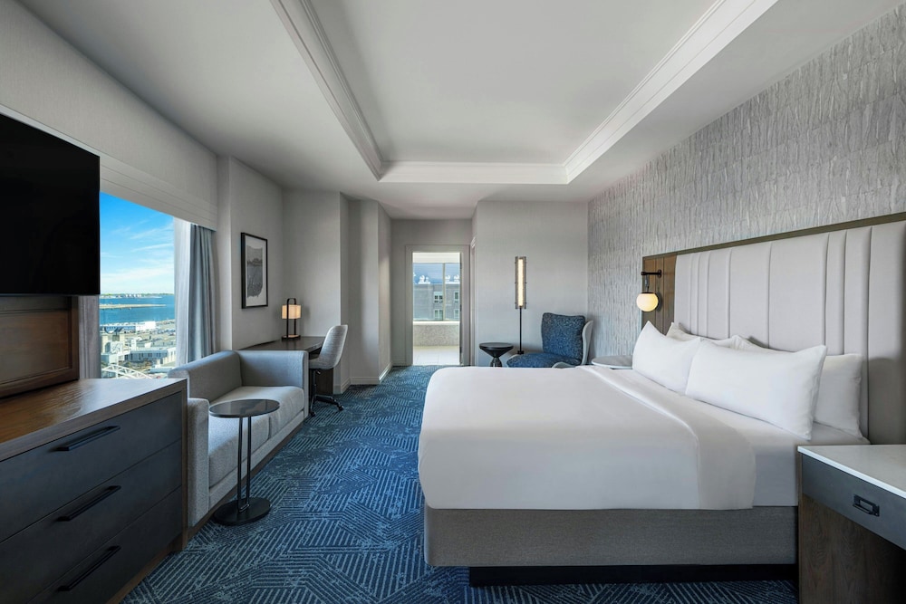 Renaissance® Boston Seaport District — Hotel rooms in Boston, Massachusetts