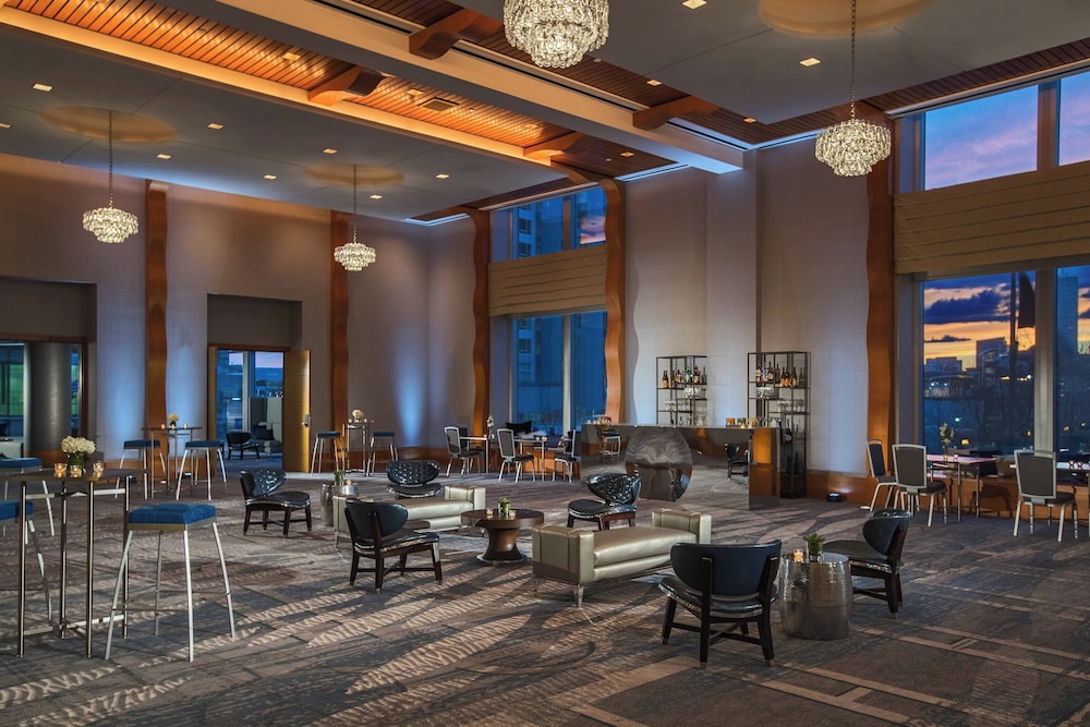 Renaissance® Boston Seaport District — Hotel building in Boston, Massachusetts