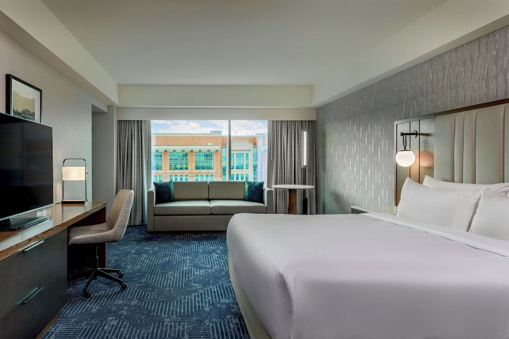 Renaissance® Boston Seaport District — Hotel rooms in Boston, Massachusetts