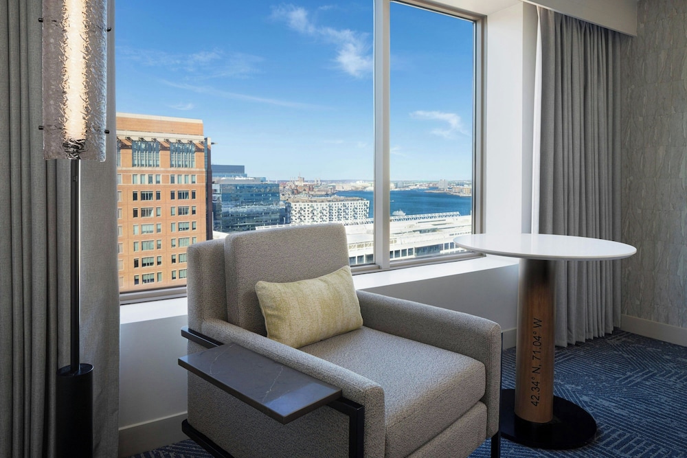Renaissance® Boston Seaport District — Hotel rooms in Boston, Massachusetts