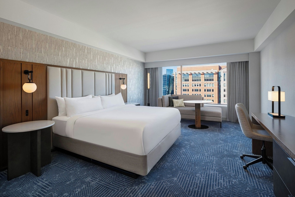 Renaissance® Boston Seaport District — Hotel rooms in Boston, Massachusetts