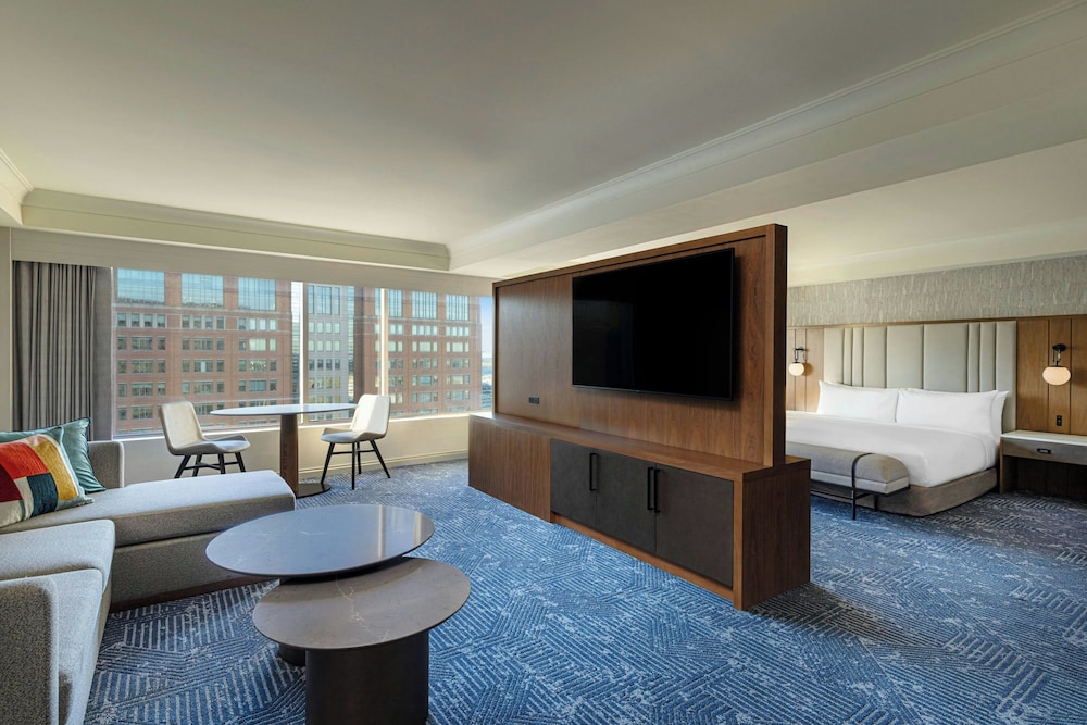 Renaissance® Boston Seaport District — Hotel rooms in Boston, Massachusetts