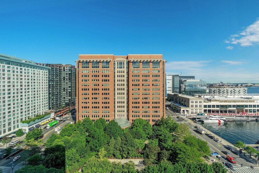Renaissance® Boston Seaport District — Hotel building in Boston, Massachusetts