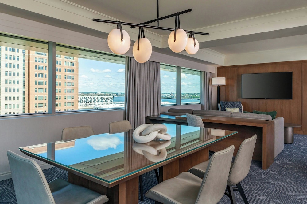 Renaissance® Boston Seaport District — Hotel rooms in Boston, Massachusetts