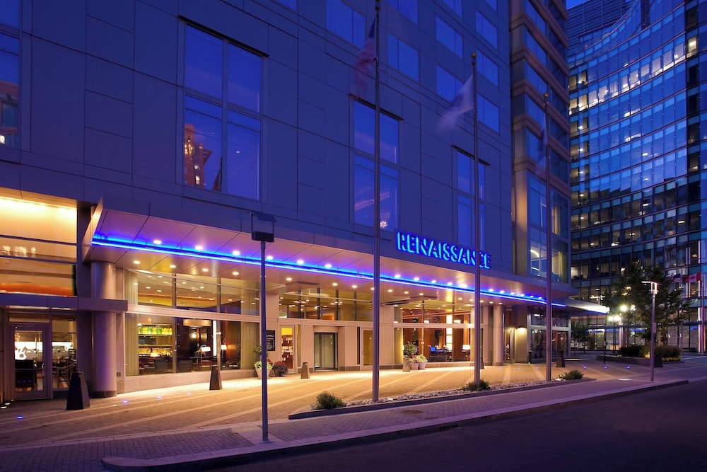 Renaissance® Boston Seaport District — Hotel building in Boston, Massachusetts