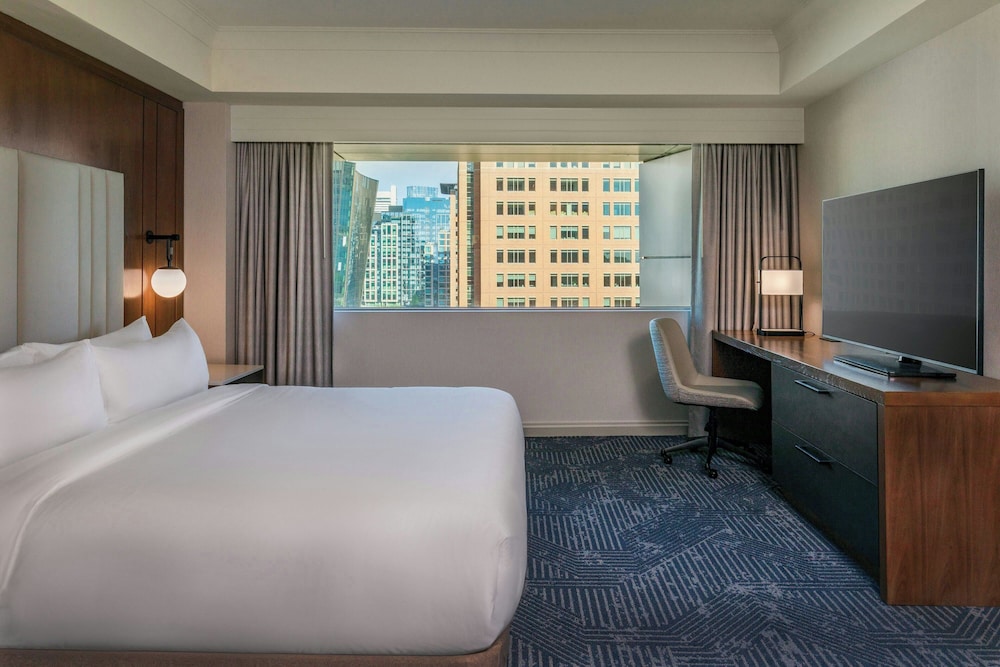 Renaissance® Boston Seaport District — Hotel rooms in Boston, Massachusetts