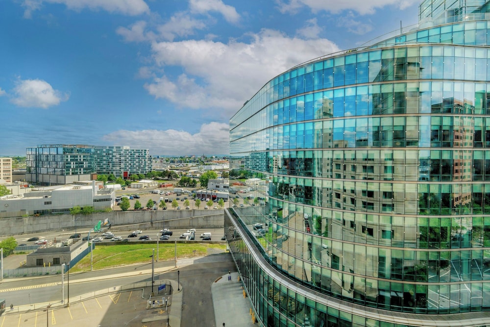 Renaissance® Boston Seaport District — Hotel building in Boston, Massachusetts